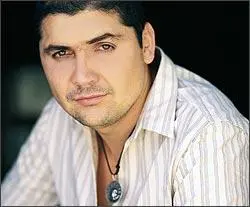 Reyli Barba - reyli barba.jpg